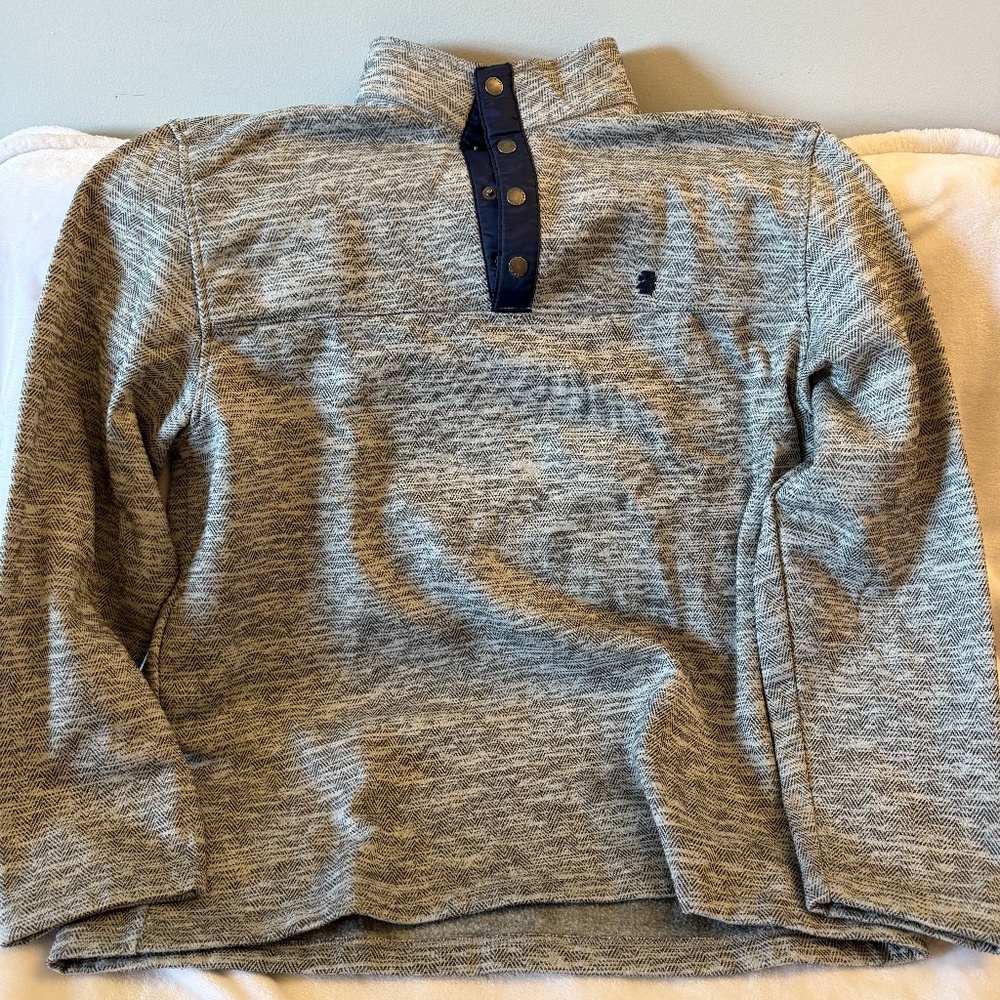 Izod Sweatshirt 4 button Pull over